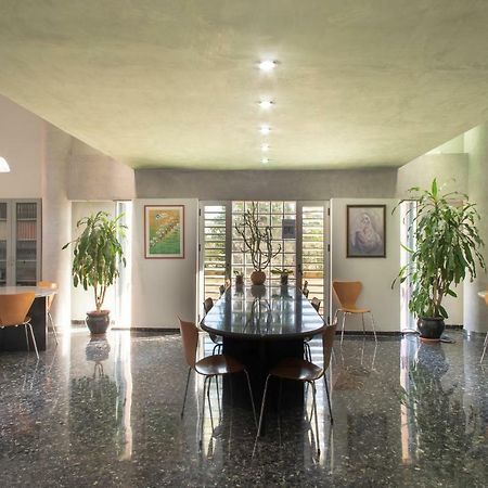 Отель Residencia Sagrado Corazon Севилья Экстерьер фото