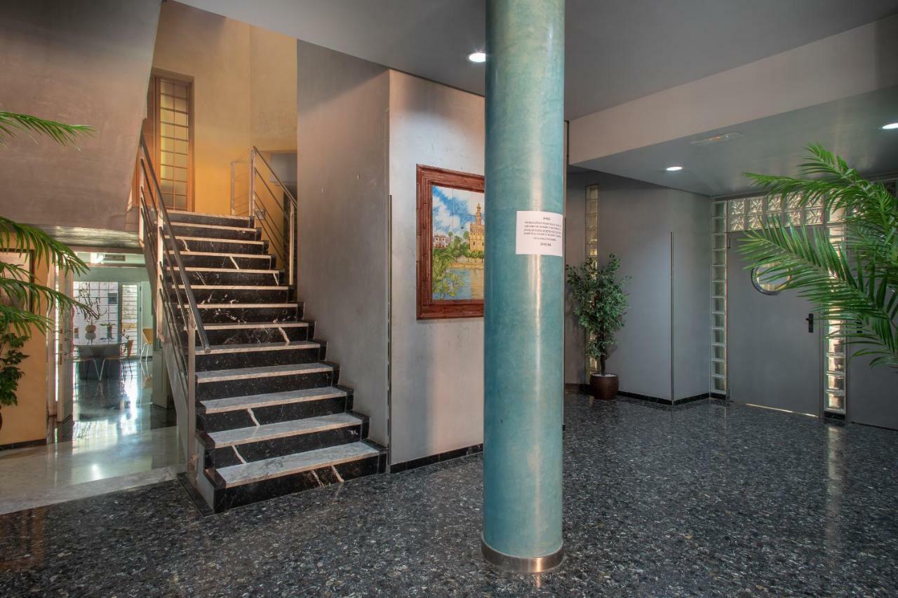 Отель Residencia Sagrado Corazon Севилья Экстерьер фото