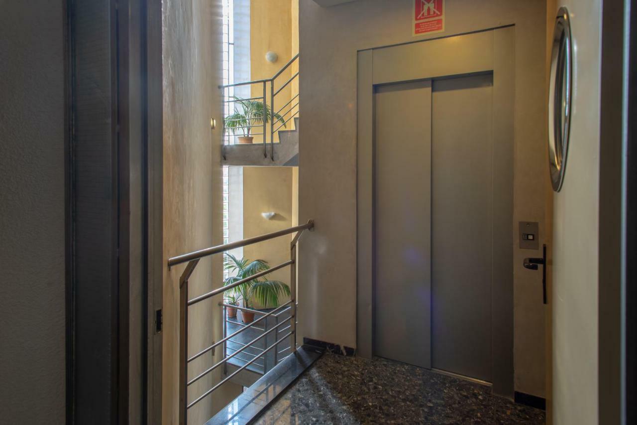 Отель Residencia Sagrado Corazon Севилья Экстерьер фото